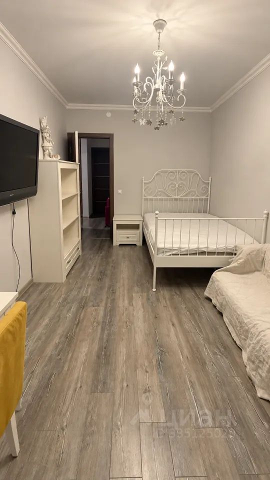 m. Levoberezhnaya: Apartment, 3-rooms