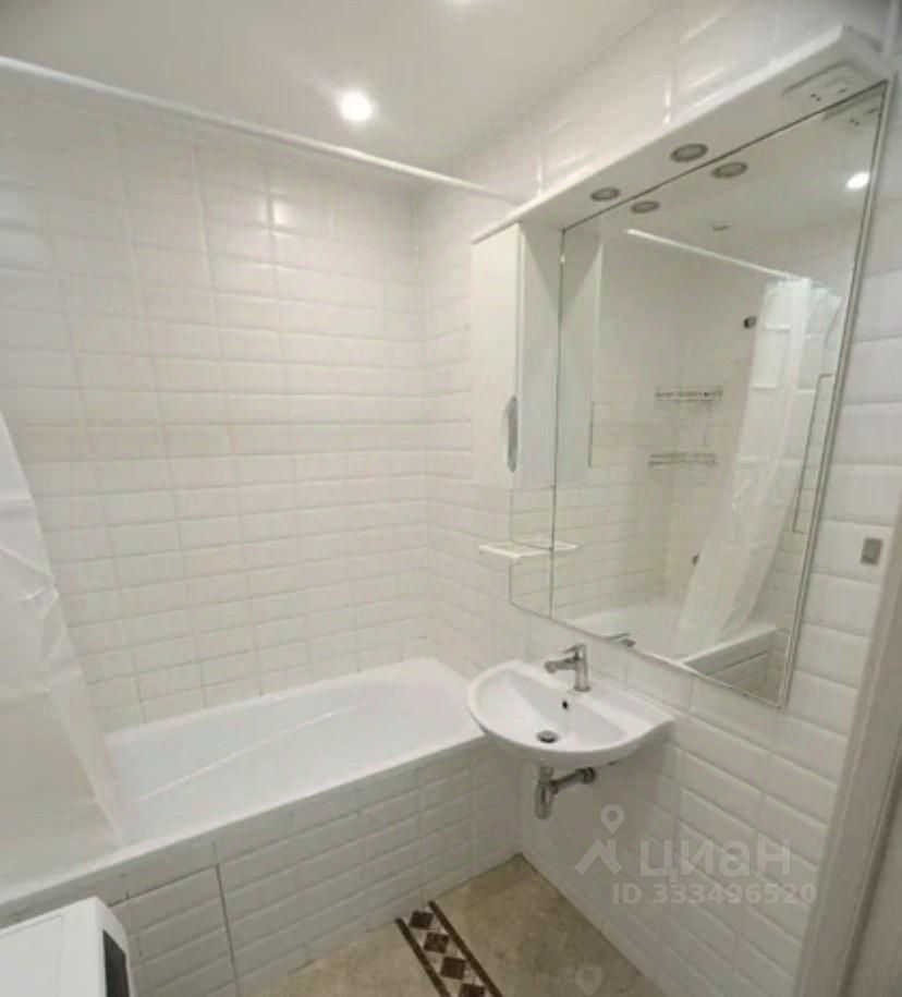 m. Bulvar Dmitriya Donskogo: Apartment, 2-rooms