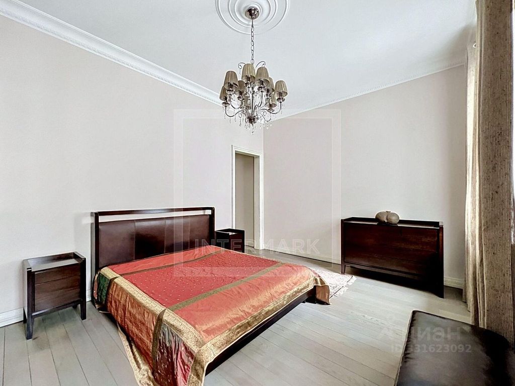 m. Okhotny ryad: Apartment, 5-rooms