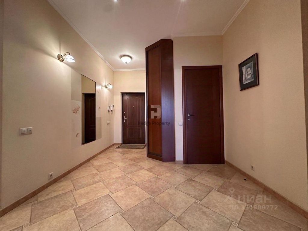 m. Yugo-Zapadnaya: Apartment, 2-rooms