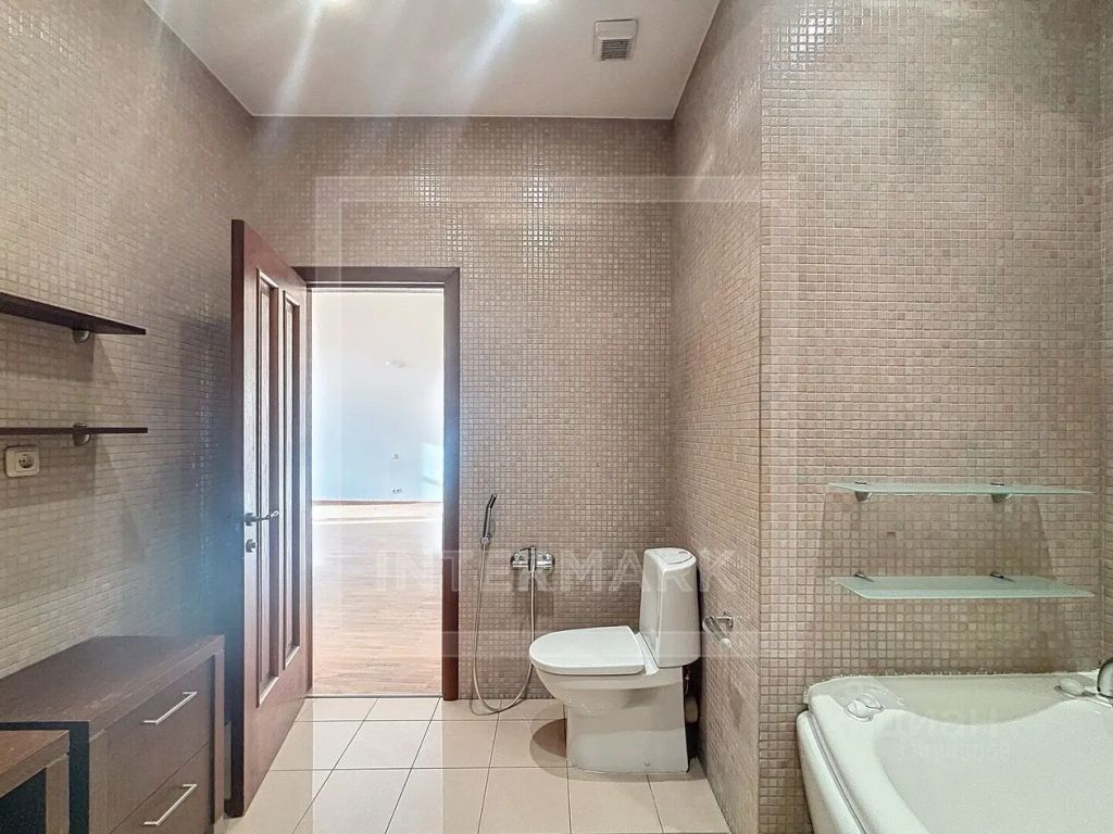 m. Borovitskaya: Apartment, 5-rooms
