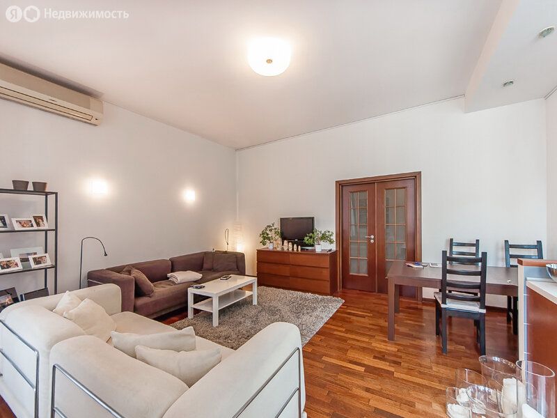 m. Polyanka: Apartment, 3-rooms