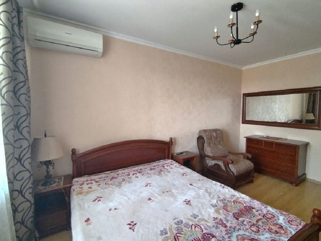 m. Novoperedelkino: Apartment, 2-rooms