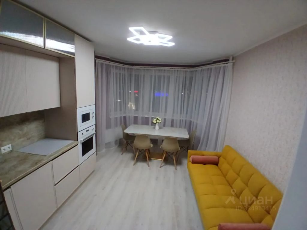 m. Myakinino: Apartment, 2-rooms