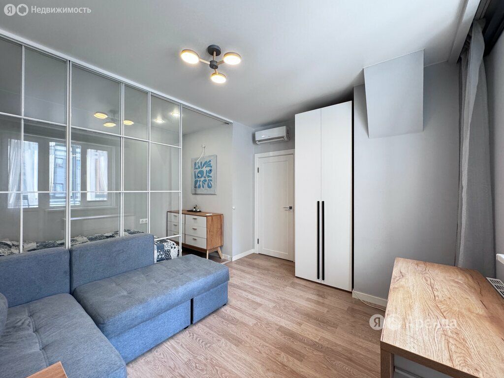 m. ZIL: Apartment, 1-rooms