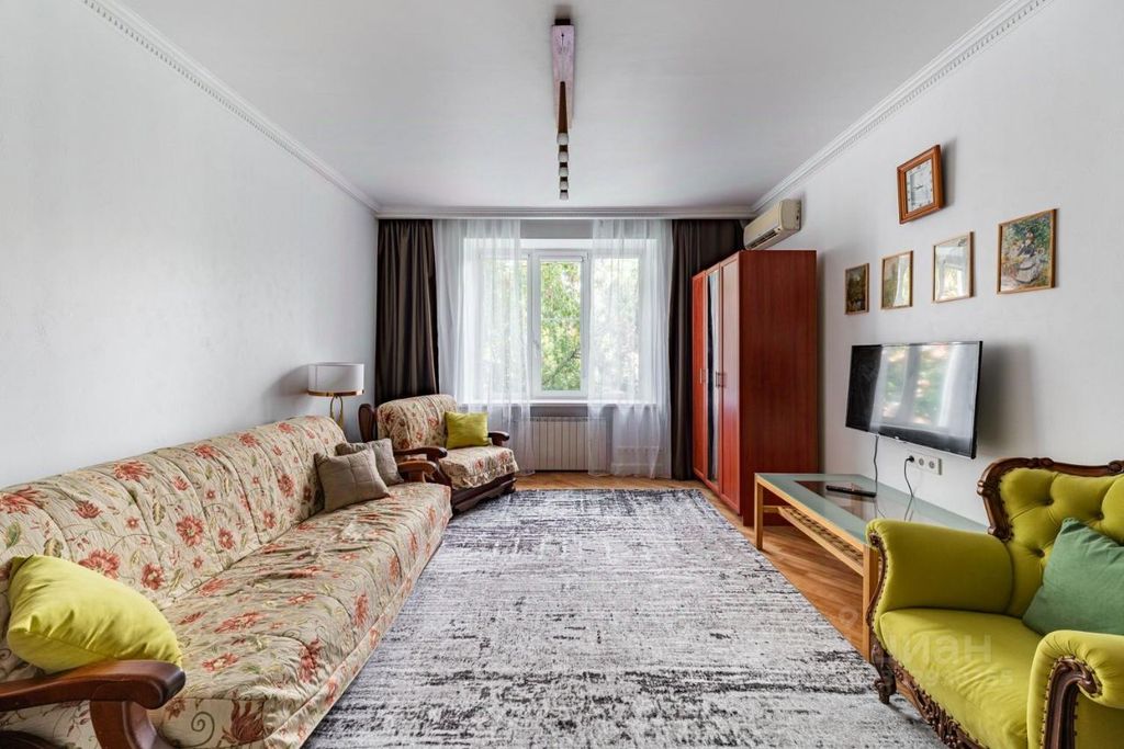 m. Ulitsa 1905 goda: Apartment, 2-rooms