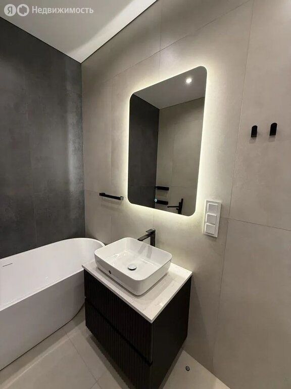 m. ZIL: Apartment, 2-rooms