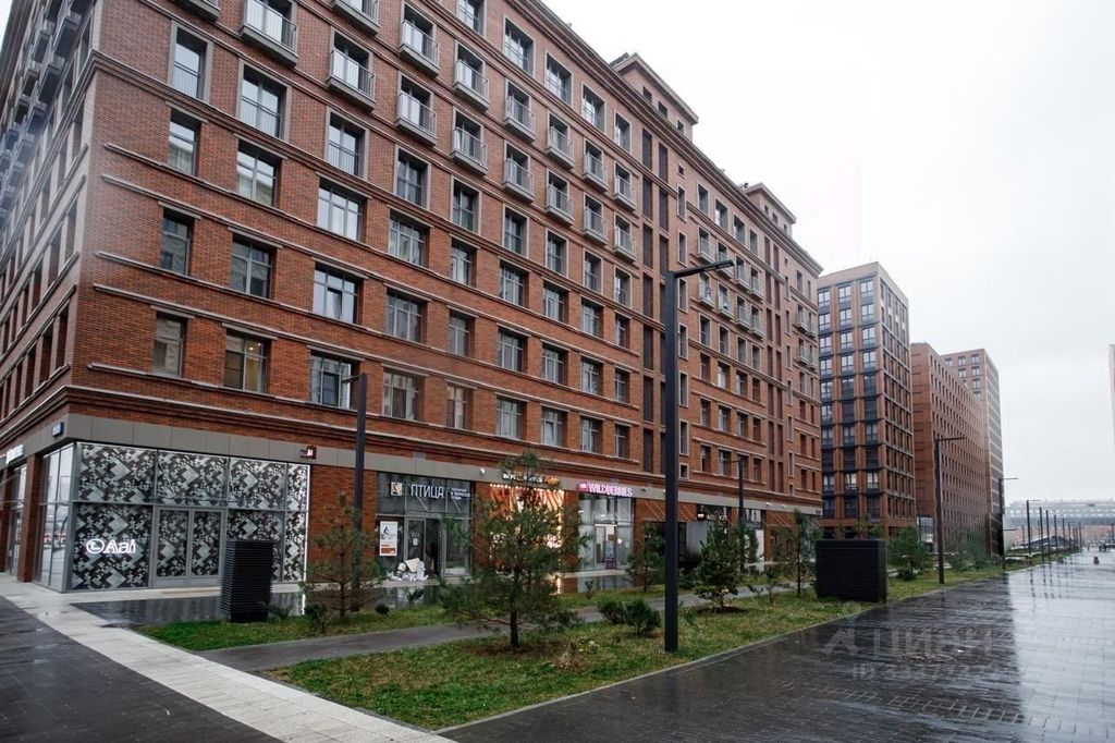 m. ZIL: Apartment, 2-rooms
