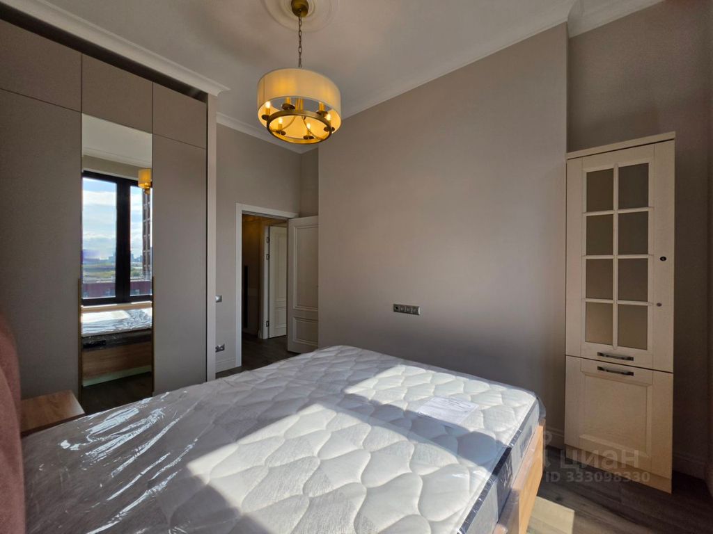 m. ZIL: Apartment, 1-rooms