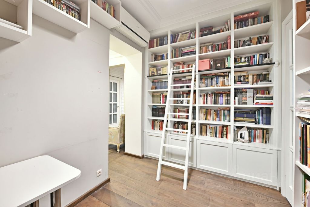 m. Smolenskaya: Apartment, 3-rooms