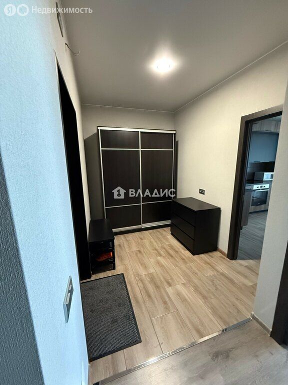 m. Lukhmanovskaya: Apartment, 2-rooms