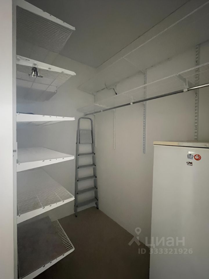 m. Verkhnie Kotly: Apartment, studio