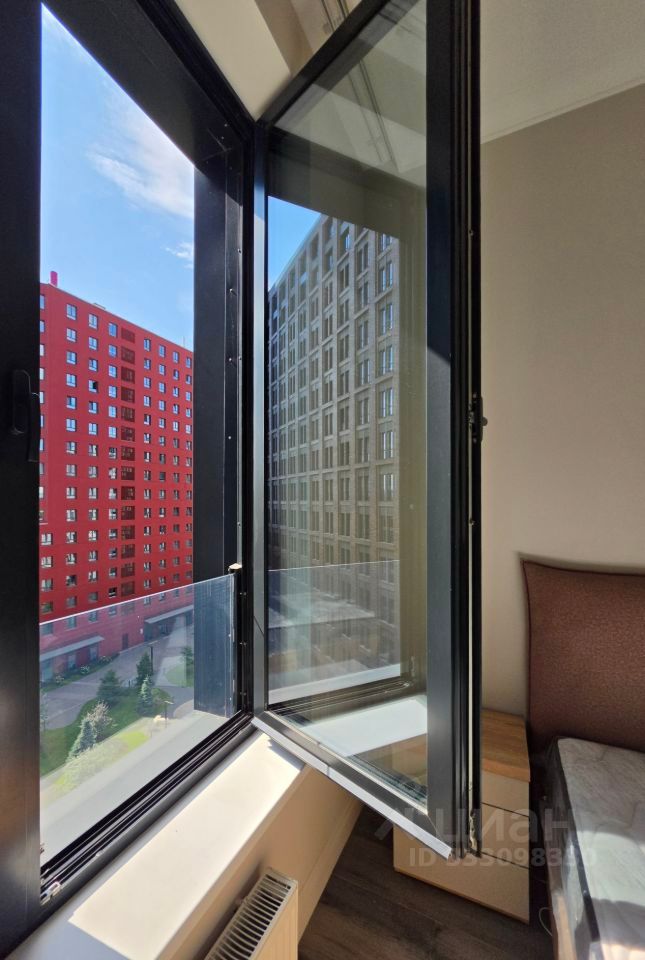 m. ZIL: Apartment, 1-rooms