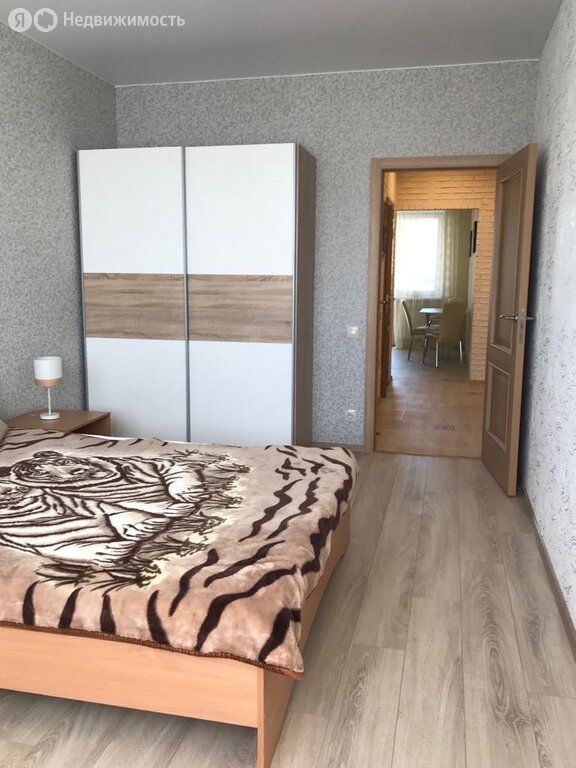 m. Lukhmanovskaya: Apartment, 2-rooms