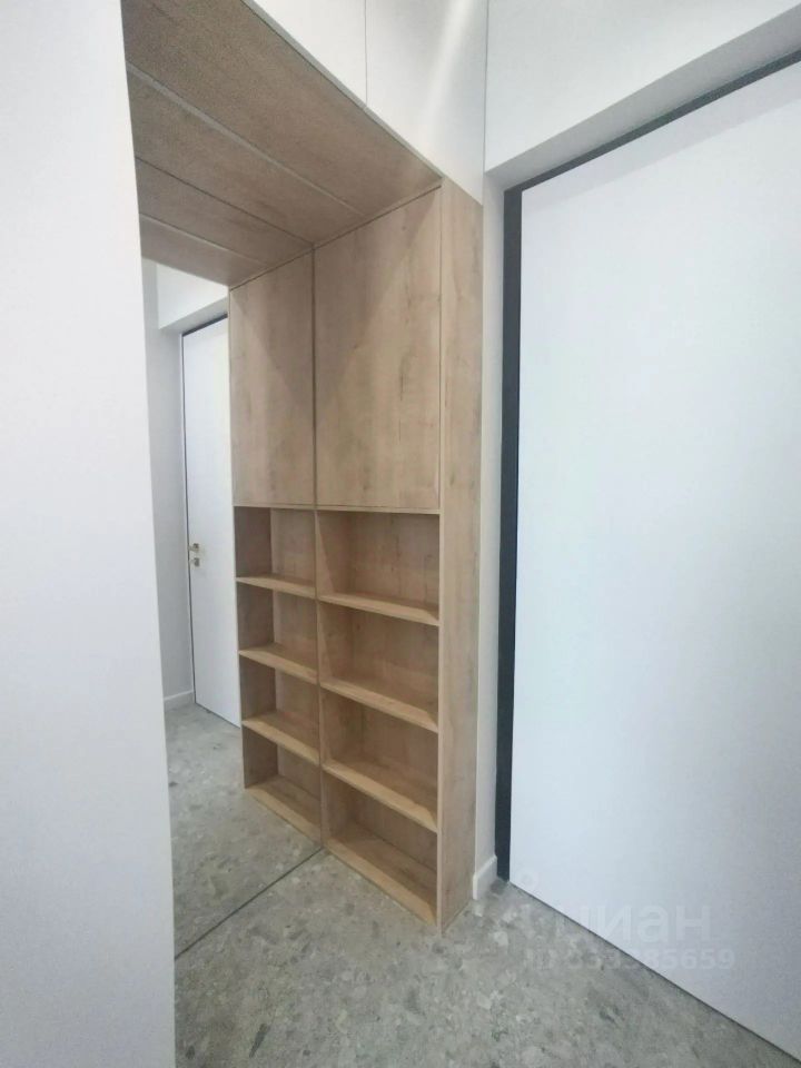 m. Zorge: Apartment, studio