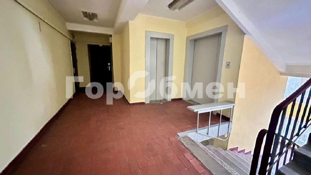 m. Yugo-Zapadnaya: Apartment, 3-rooms