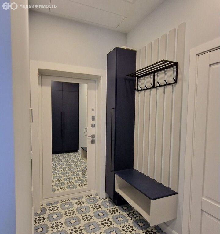 m. ZIL: Apartment, 2-rooms