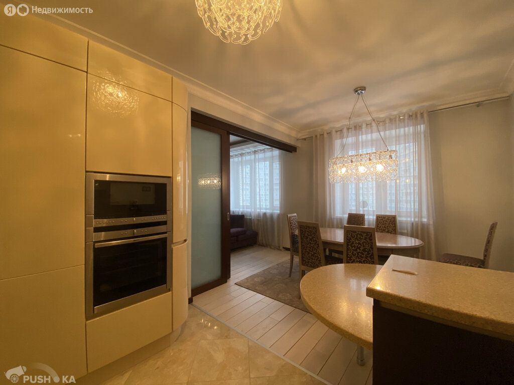 m. Yugo-Zapadnaya: Apartment, 3-rooms
