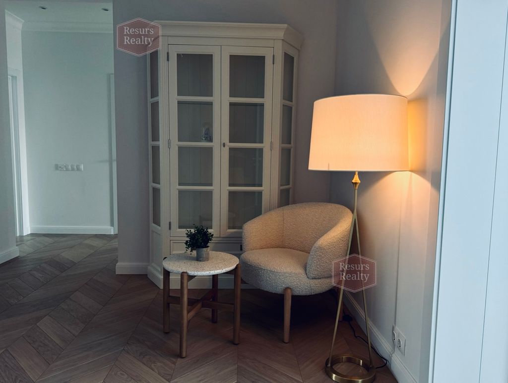 m. Kropotkinskaya: Apartment, 4-rooms