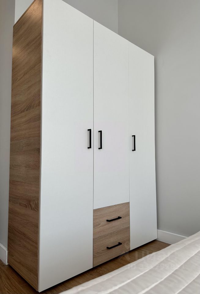 m. Verkhnie Kotly: Apartment, studio
