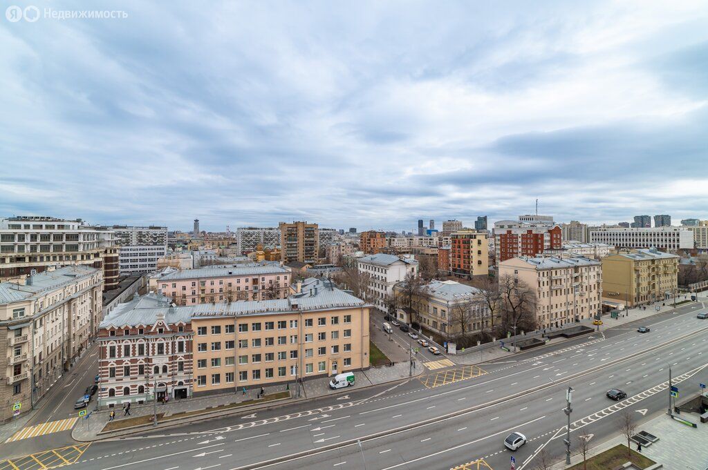 m. Polyanka: Apartment, 2-rooms