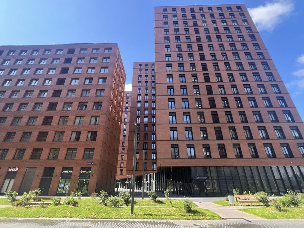 m. ZIL: Apartment, studio