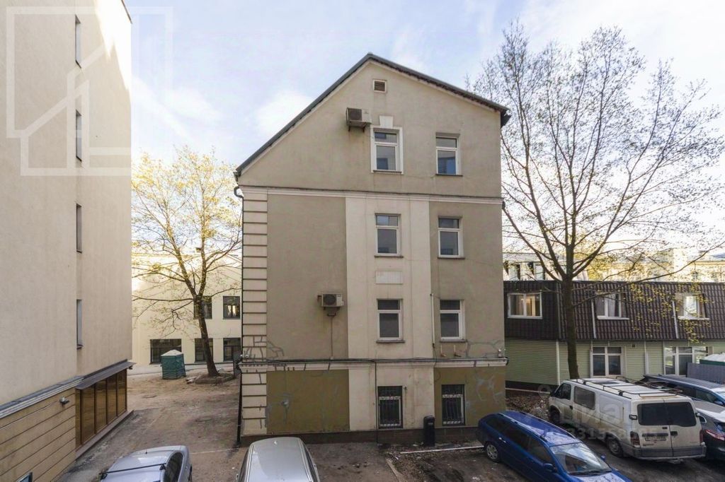 m. Kropotkinskaya: Apartment, 4-rooms