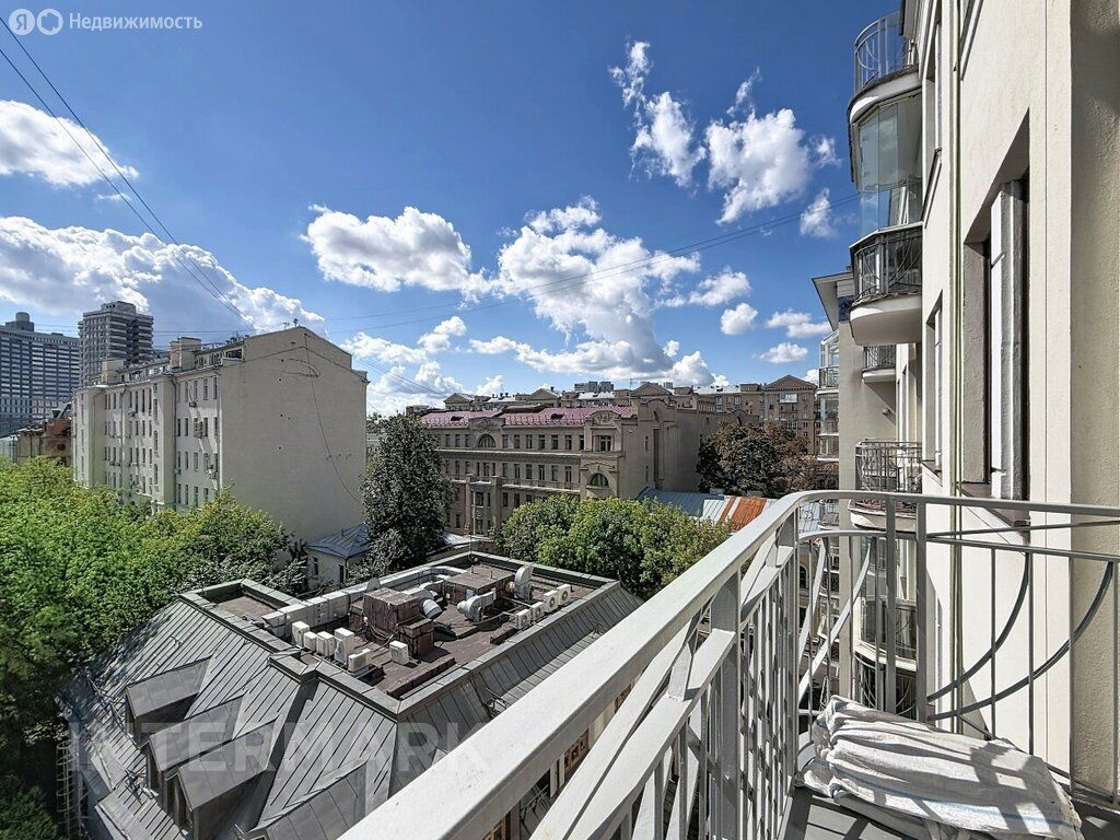 m. Barrikadnaya: Apartment, 4-rooms