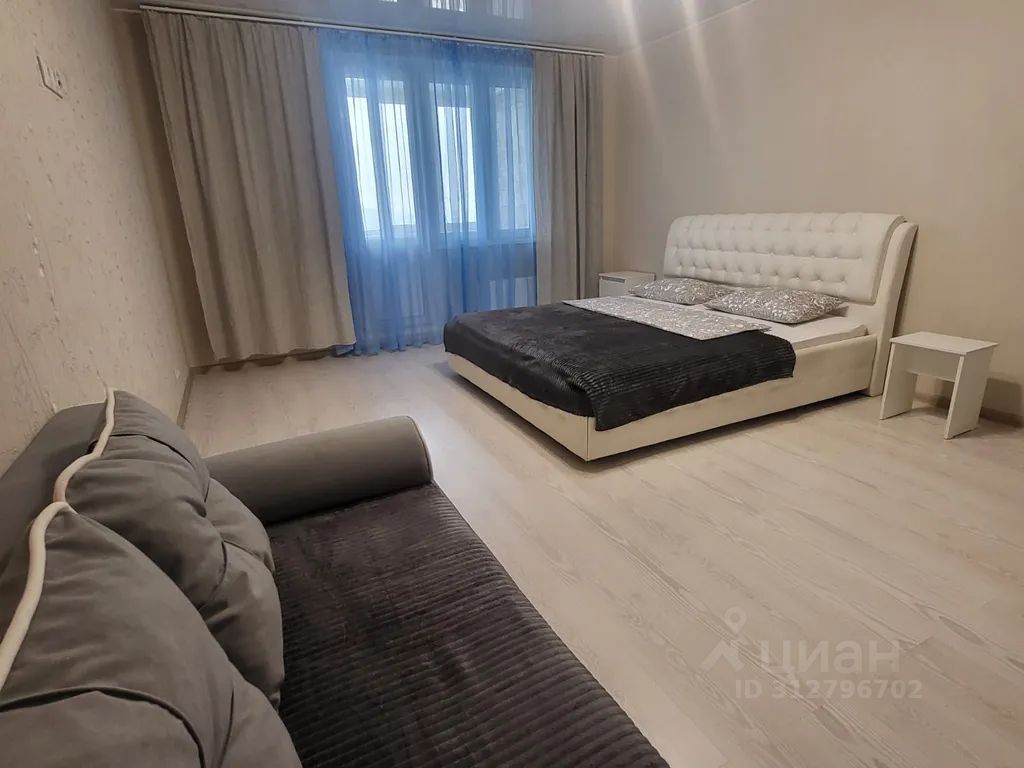m. Myakinino: Apartment, 2-rooms