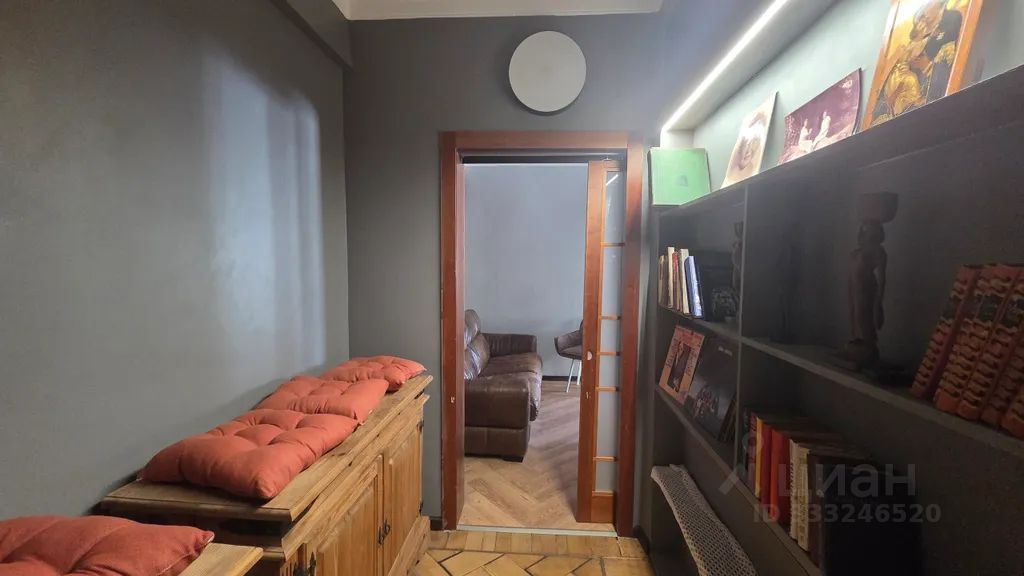 m. Tsvetnoy bulvar: Apartment, 2-rooms