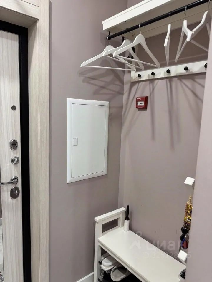 m. ZIL: Apartment, 2-rooms