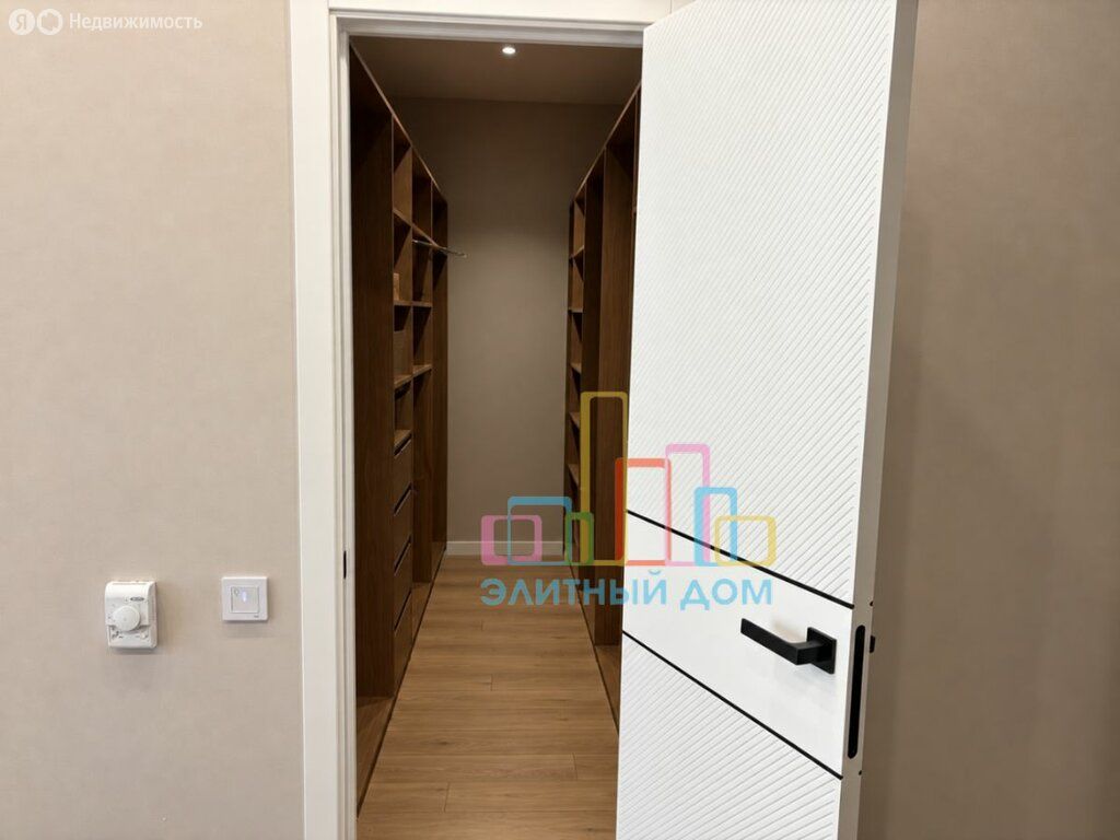 m. ZIL: Apartment, 2-rooms