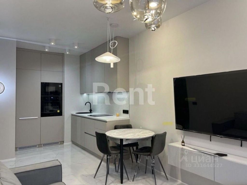m. ZIL: Apartment, 2-rooms