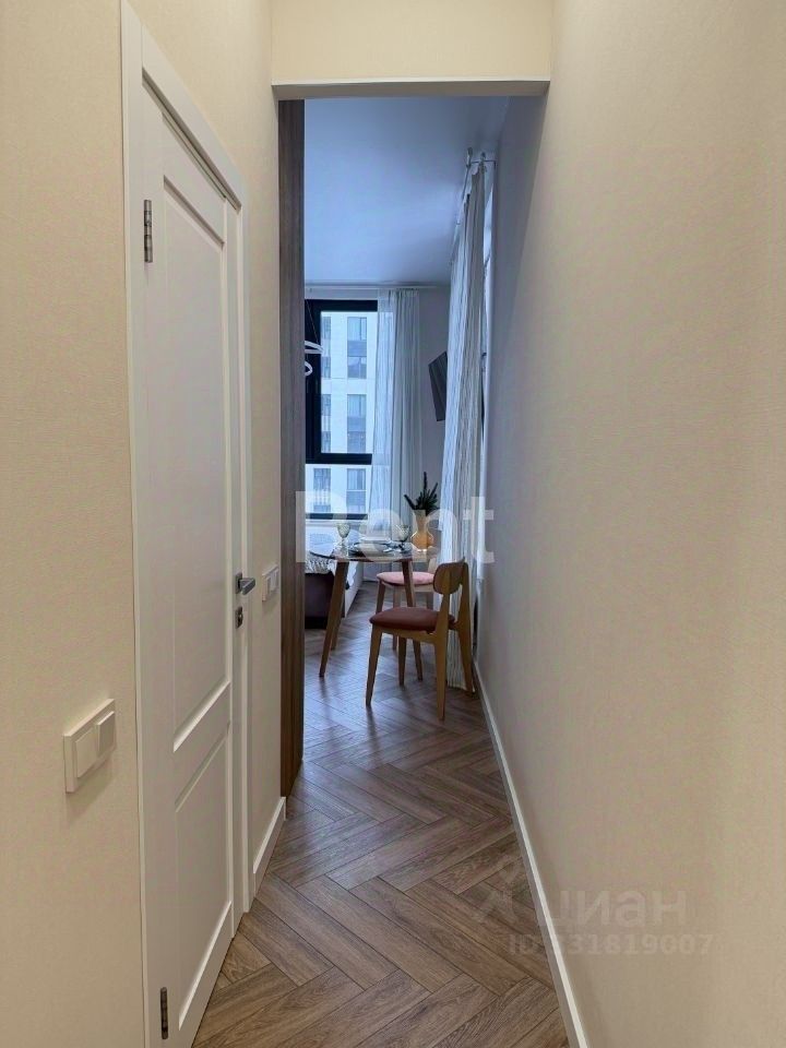 m. ZIL: Apartment, 1-rooms