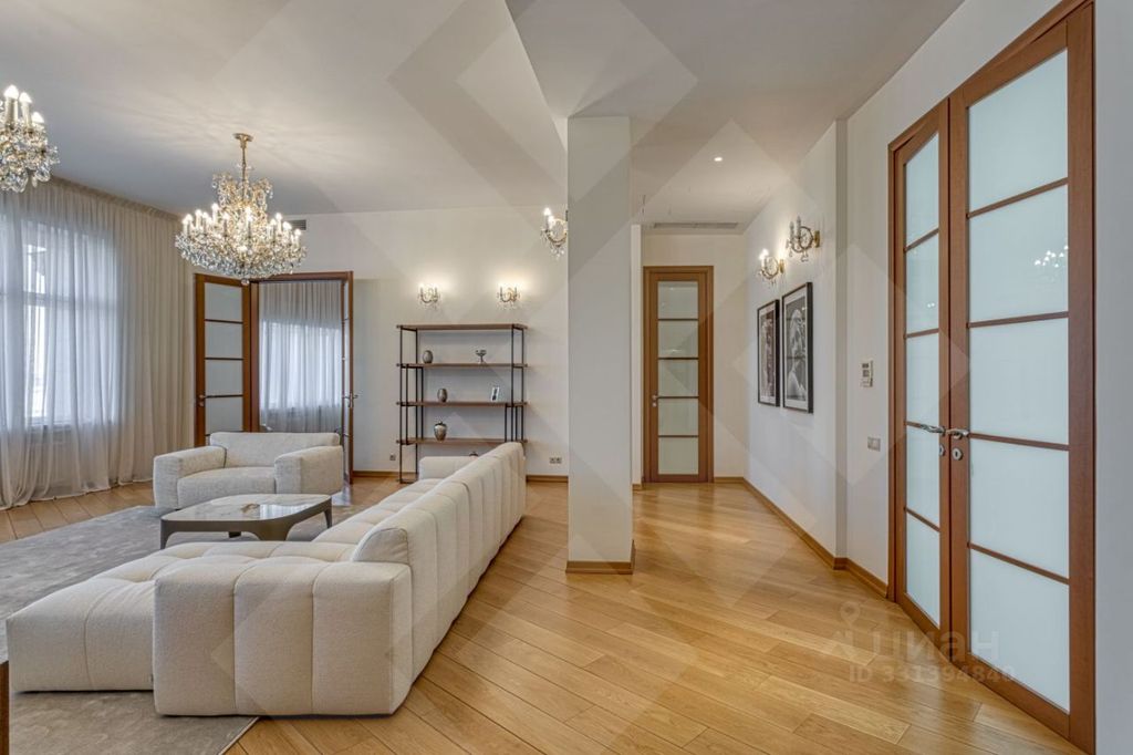 m. Okhotny ryad: Apartment, 3-rooms