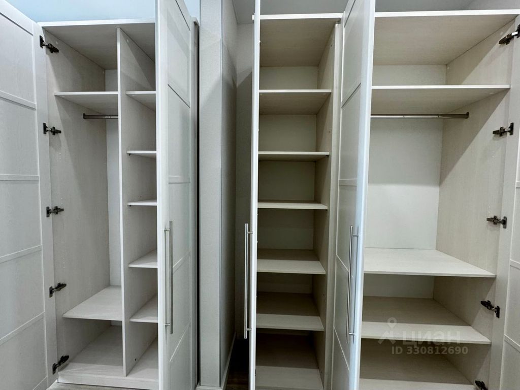 m. Dubrovka: Apartment, studio
