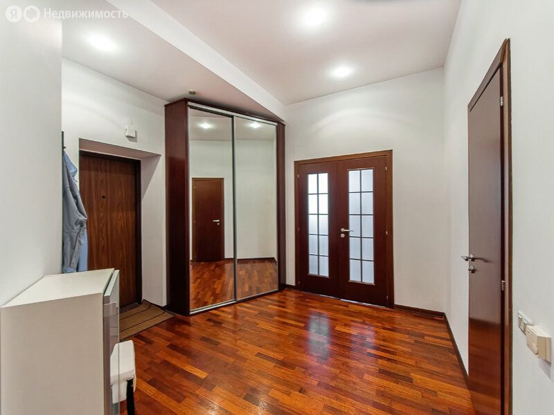 m. Polyanka: Apartment, 3-rooms