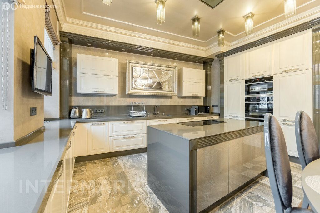 m. Smolenskaya: Apartment, 4-rooms