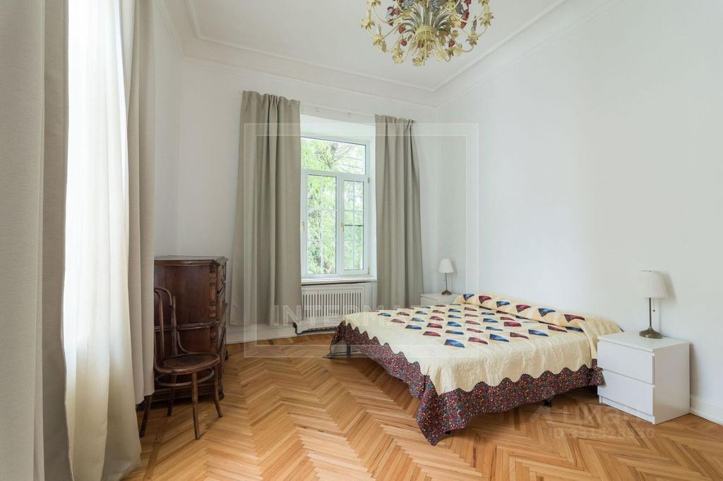 m. Kitay-gorod: Apartment, 4-rooms
