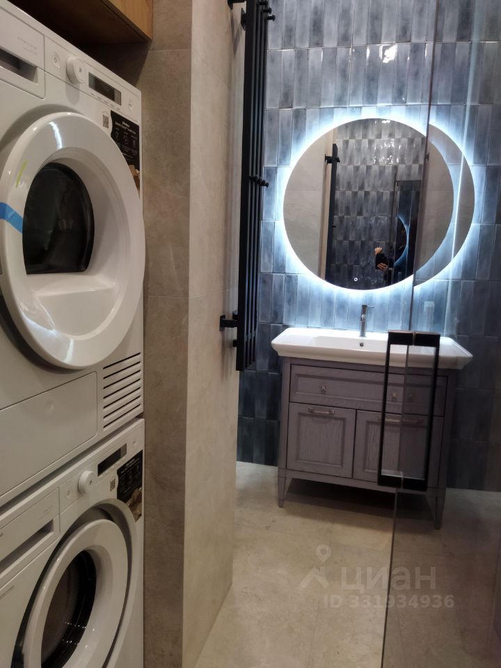 m. ZIL: Apartment, 2-rooms