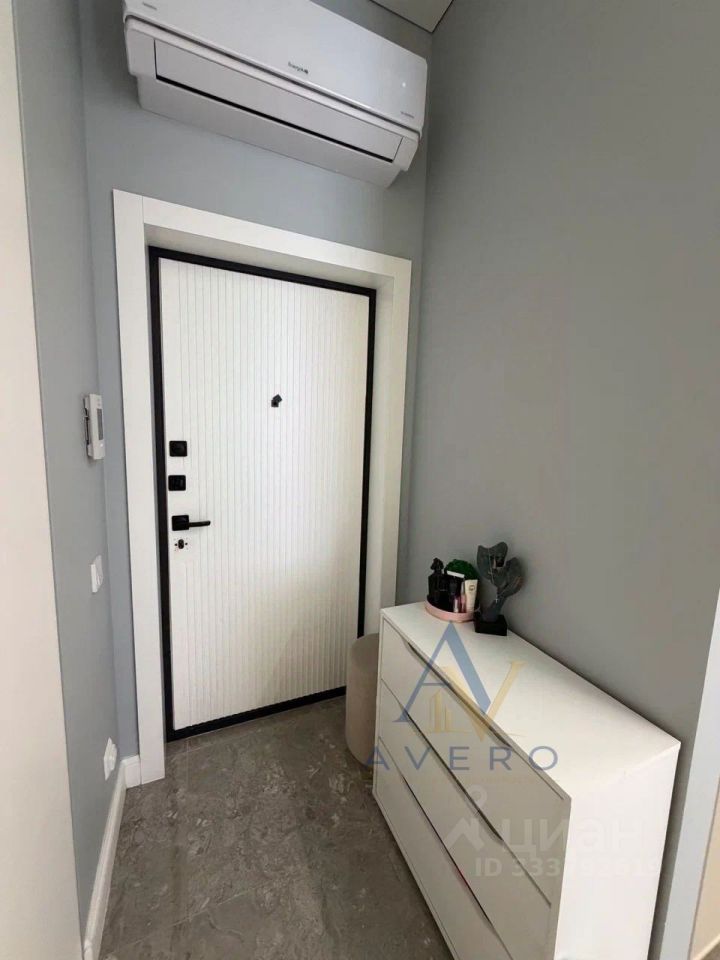 m. ZIL: Apartment, 2-rooms