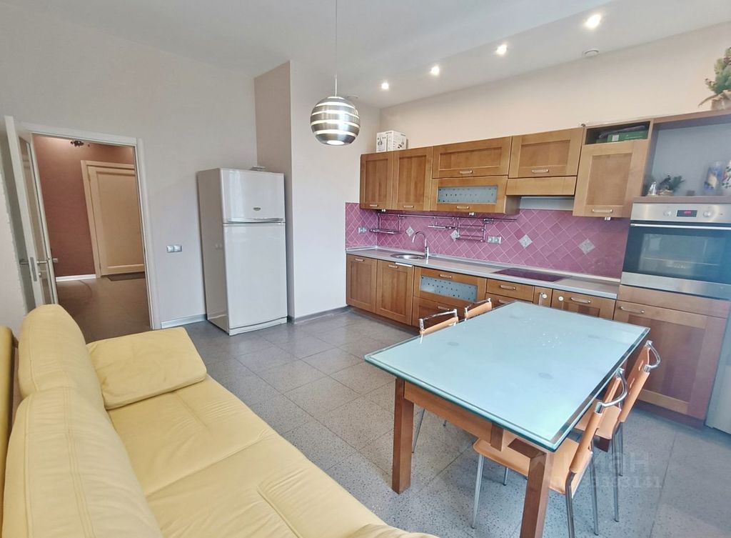 m. Oktyabrskoe pole: Apartment, 2-rooms