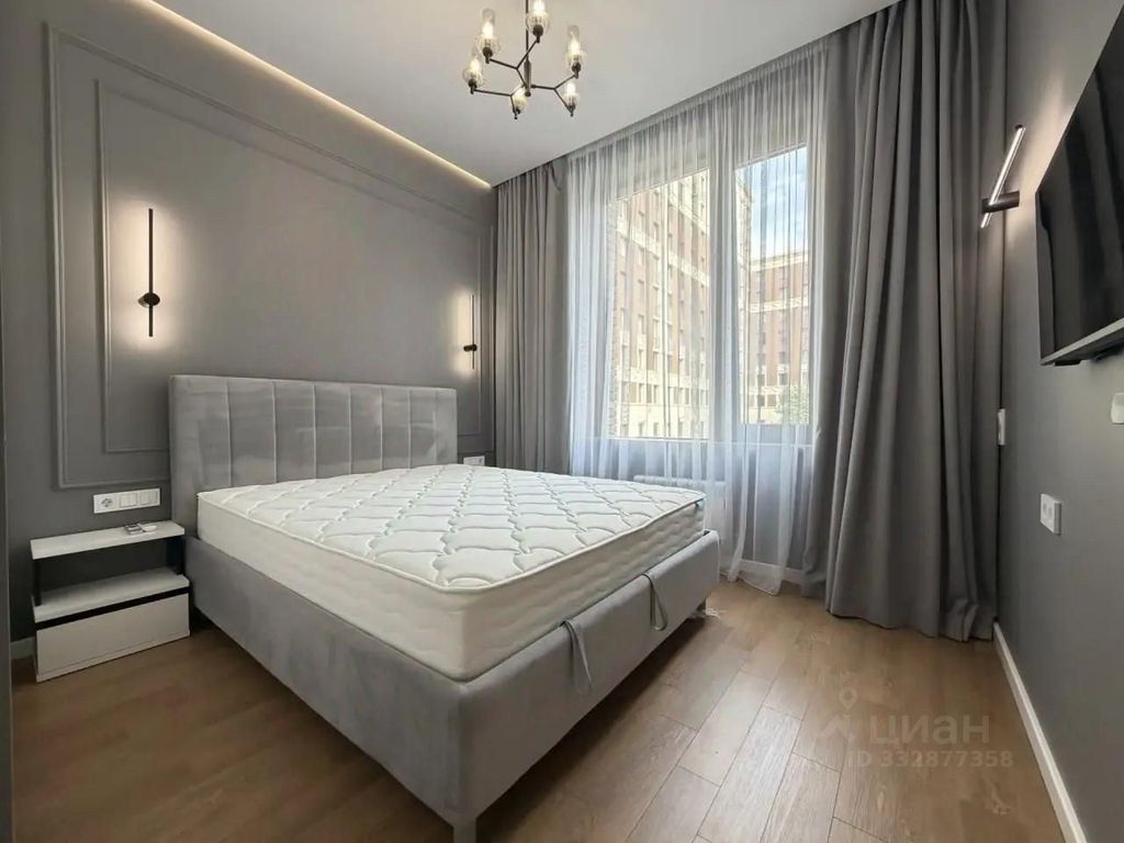 m. ZIL: Apartment, 2-rooms