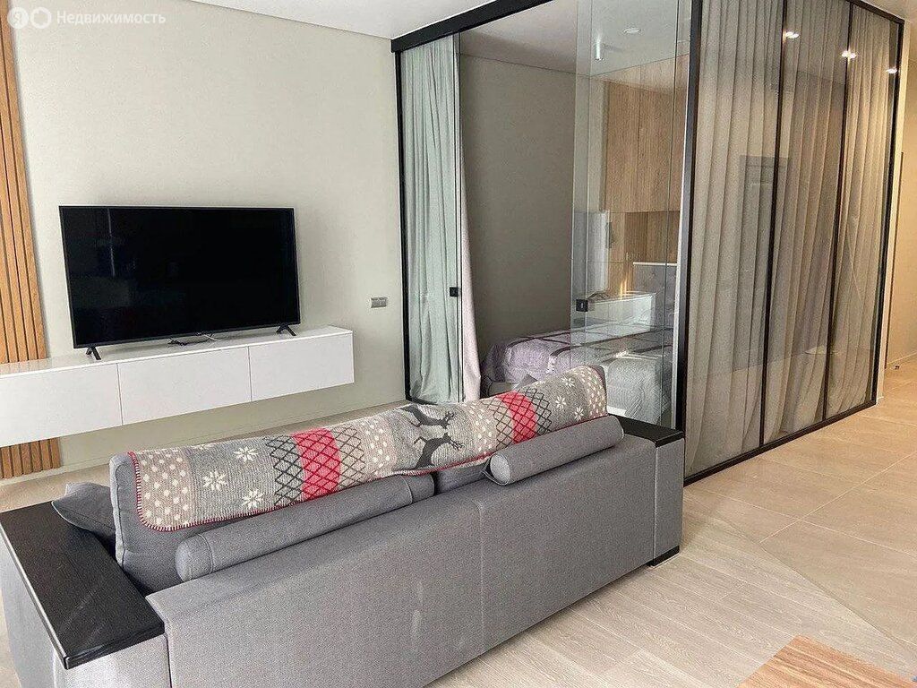 m. ZIL: Apartment, 2-rooms