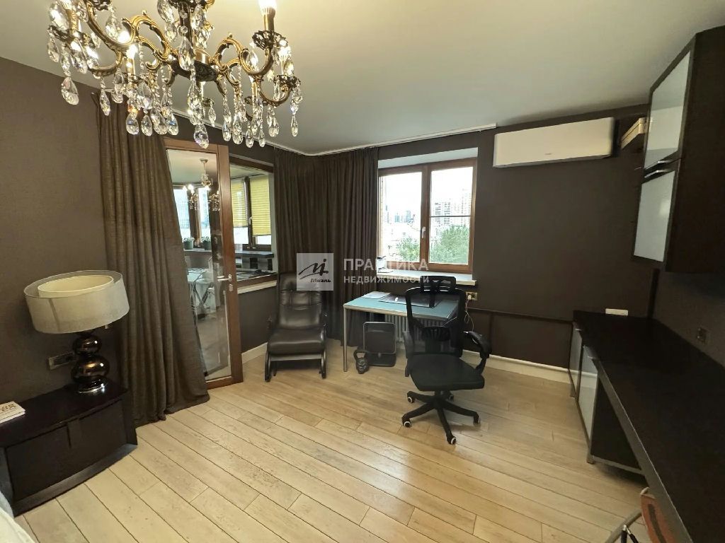 m. Ulitsa 1905 goda: Apartment, 3-rooms