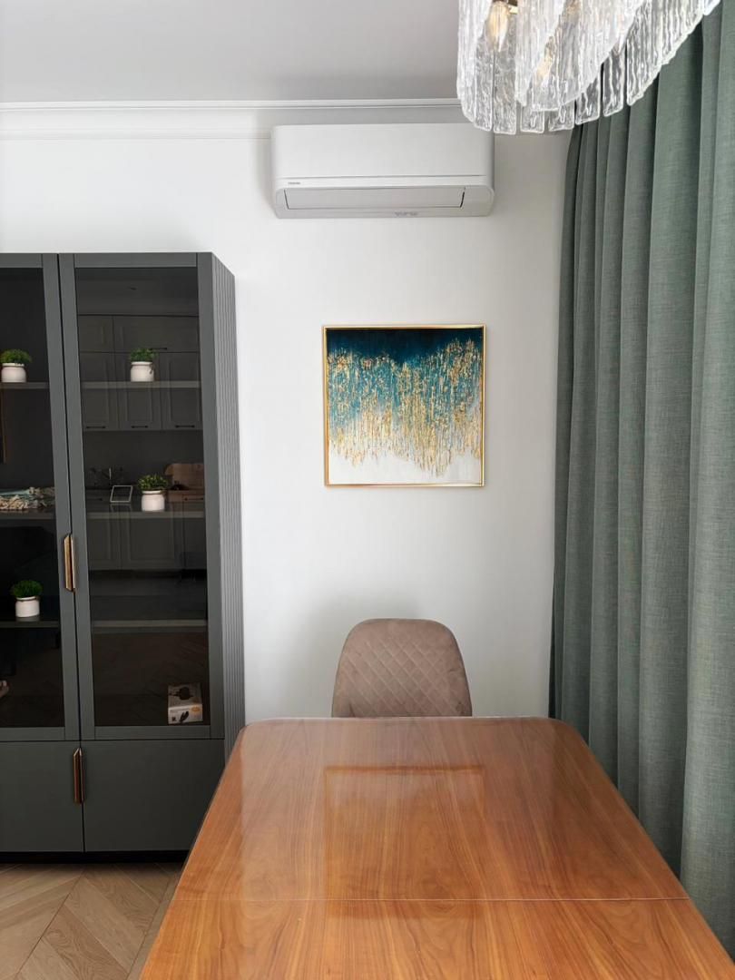 m. Kropotkinskaya: Apartment, 4-rooms