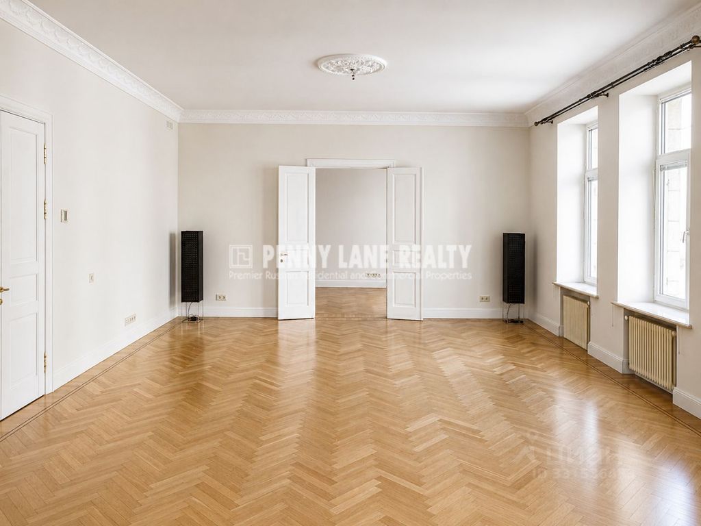 m. Aleksandrovsky sad: Apartment, 4-rooms