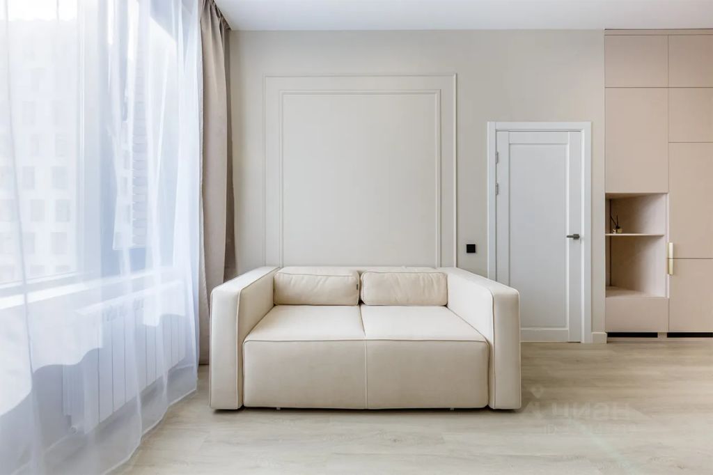 m. ZIL: Apartment, 2-rooms