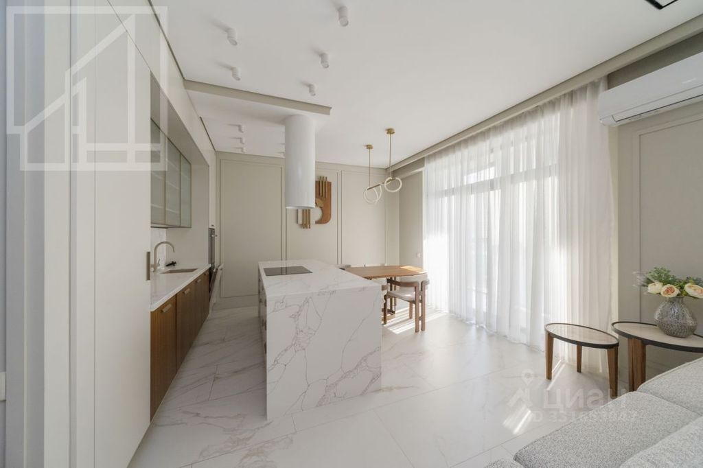m. Aminyevskaya: Apartment, 3-rooms