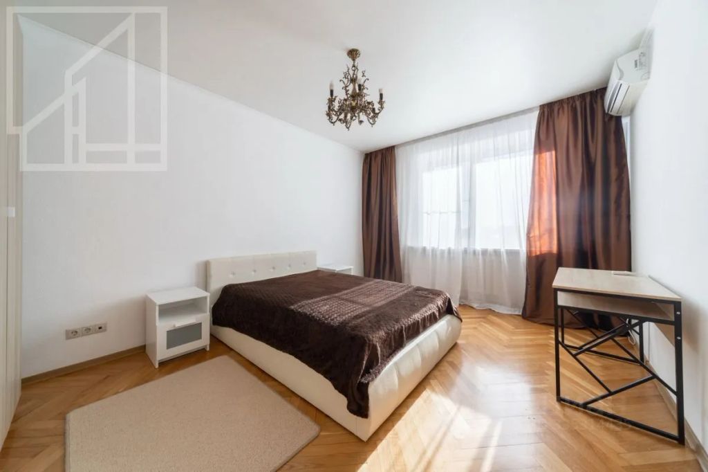 m. Smolenskaya: Apartment, 3-rooms